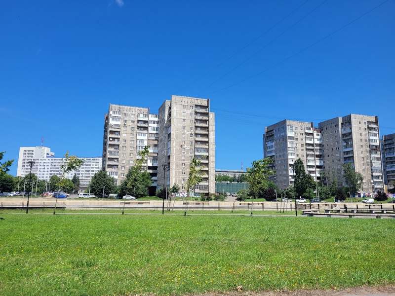 В Калининграде коммунальщики пустили трубы 12-этажного дома на самотёк