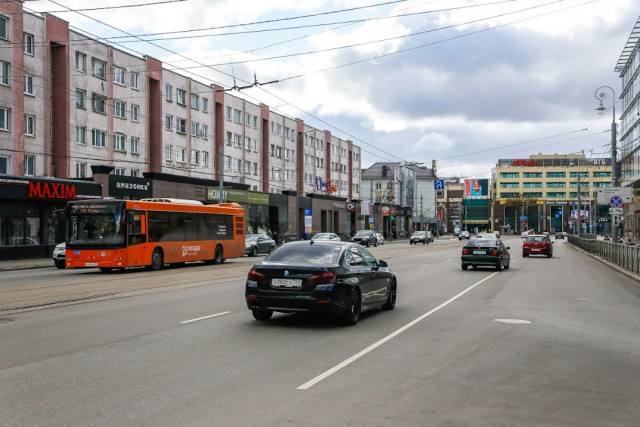 «Гирлянды, арки и растяжки над дорогой»: центральные улицы Калининграда украсят художественной подсветкой