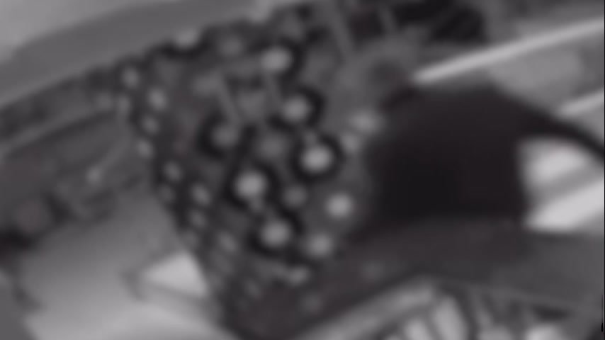 Американский Калининградский психопат ворвался в "Махаон" в Советске с топором