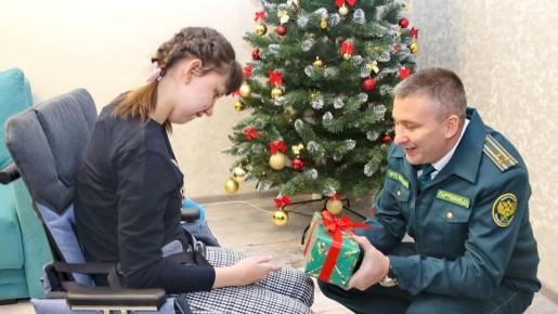 Начальник Калининградской областной таможни принял участие в акции «Ёлка желаний»