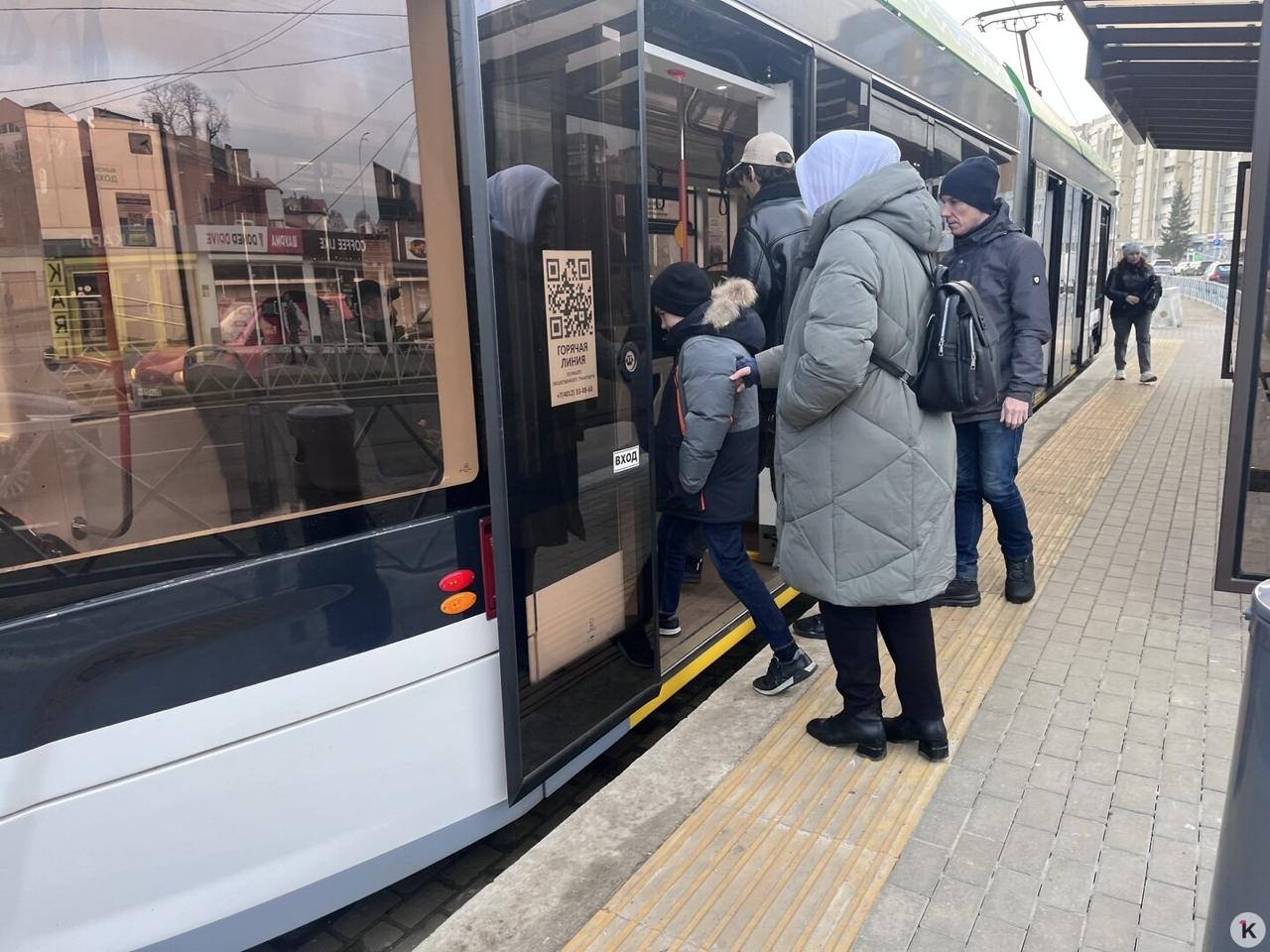 В Калининграде впервые сделали высокие платформы для трамваев: что изменилось для пассажиров В Калининграде впервые сделали высокие платформы для трамваев: что изменилось для пассажиров