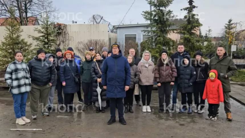 «Наши машины сняли с учёта»: калининградцы, которые привезли авто из ЛНР и ДНР, обратились к Путину