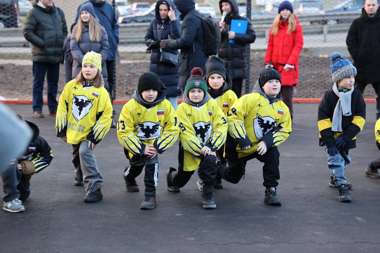 Елена Дятлова: Под новый год вместе с коллегами из Правительства Калининградской области и горожанами открыли спортивную площадки на улице Гайдара