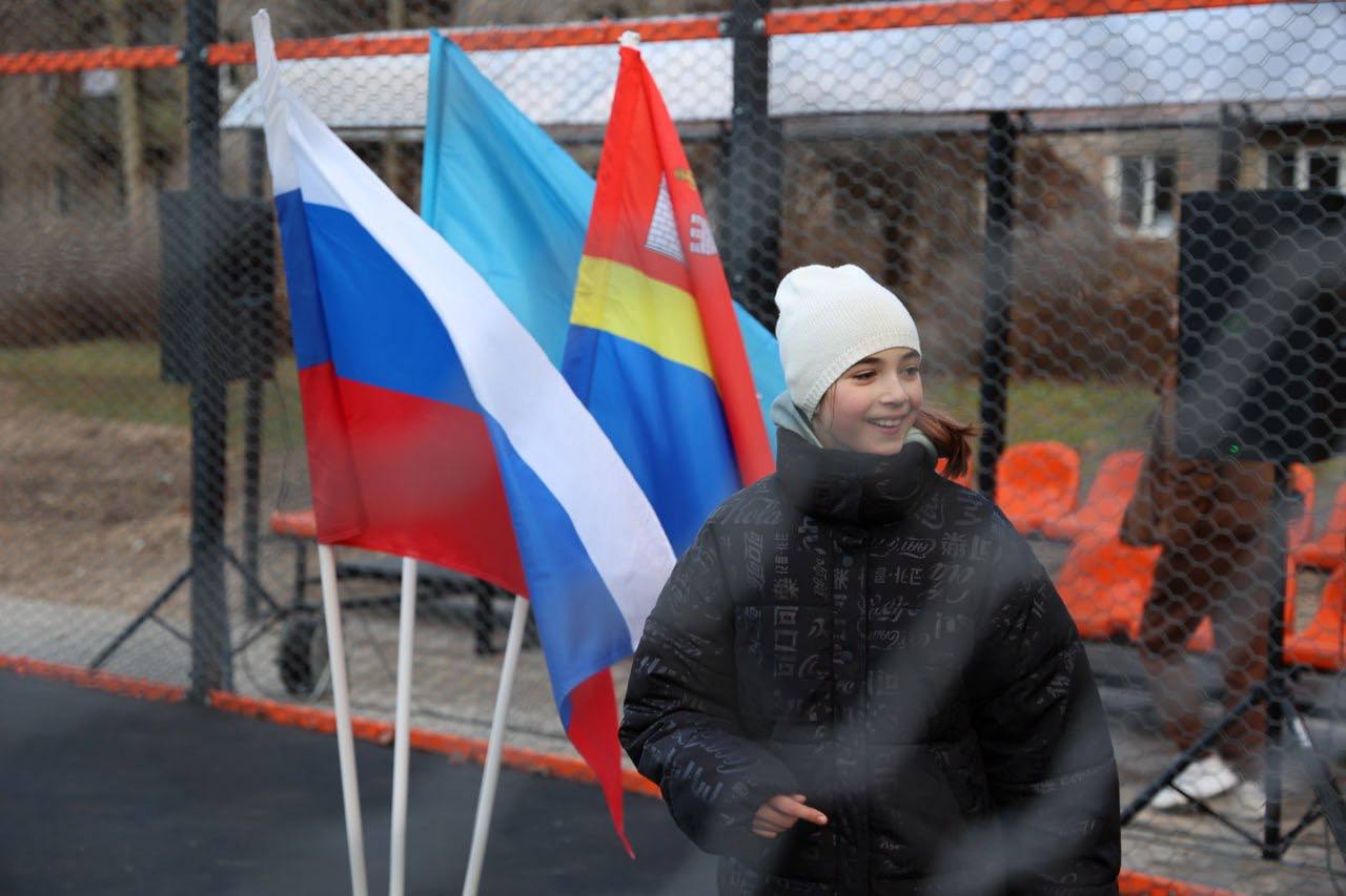 Елена Дятлова: Под новый год вместе с коллегами из Правительства Калининградской области и горожанами открыли спортивную площадки на улице Гайдара Елена Дятлова: Под новый год вместе с коллегами из Правительства Калининградской области и горожанами открыли спортивную площадки на улице Гайдара