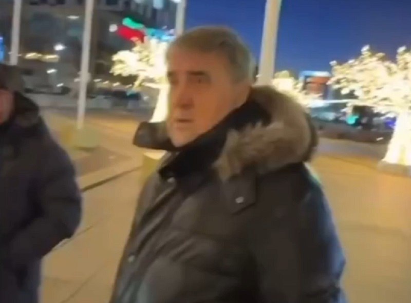 В Калининграде заместителя Дятловой пригласили в хоровод вокруг ёлки