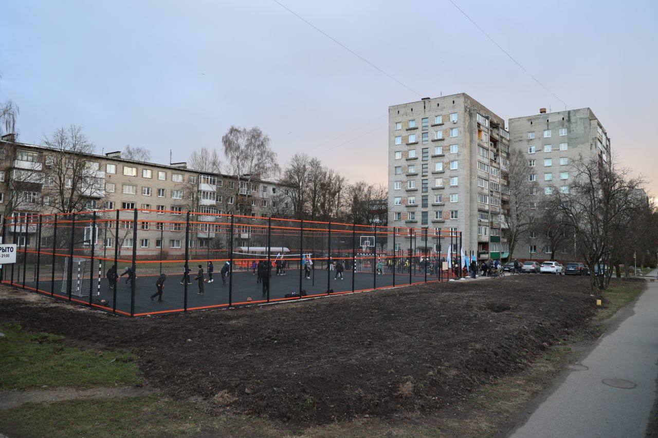 Елена Дятлова: Под новый год вместе с коллегами из Правительства Калининградской области и горожанами открыли спортивную площадки на улице Гайдара Елена Дятлова: Под новый год вместе с коллегами из Правительства Калининградской области и горожанами открыли спортивную площадки на улице Гайдара