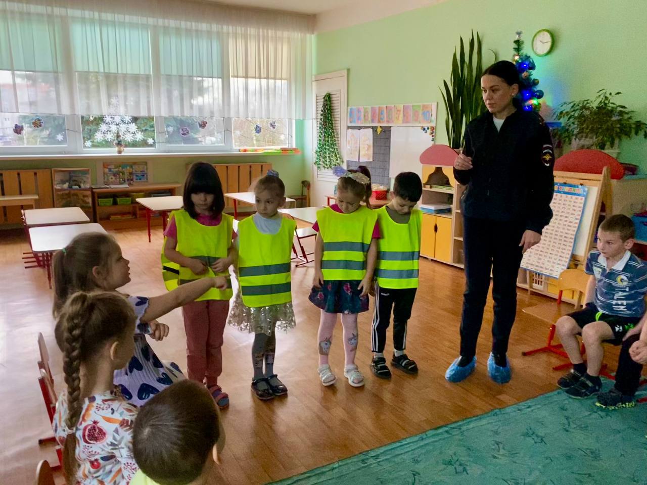 Сотрудники Госавтоинспекции г.Черняховска провели урок безопасности в детском саду