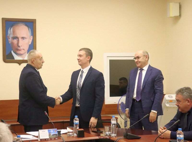 Власти региона горой стоят за оскандалившегося чиновника из Гусева