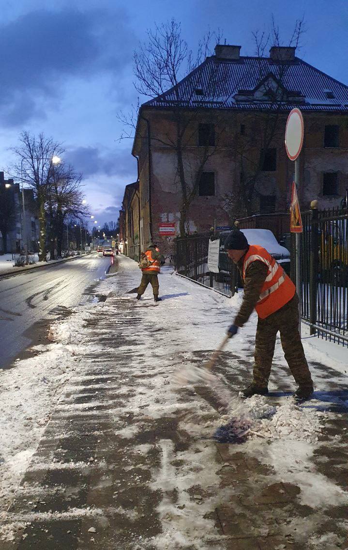 Елена Дятлова: Сложная ночь выдалась у "Чистоты” - холод, заряды снега и ледяной крупы, порывистый штормовой ветер Елена Дятлова: Сложная ночь выдалась у "Чистоты” - холод, заряды снега и ледяной крупы, порывистый штормовой ветер