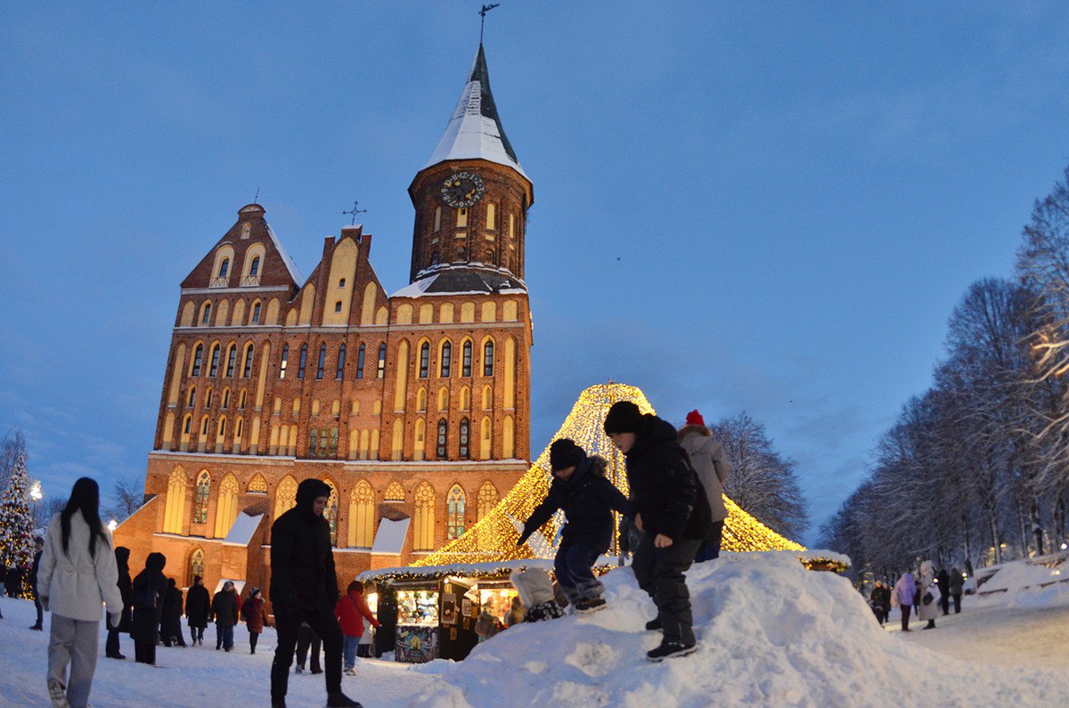 Новогодняя ярмарка у Кафедрального собора 2025/26 Новогодняя ярмарка у Кафедрального собора 2025/26