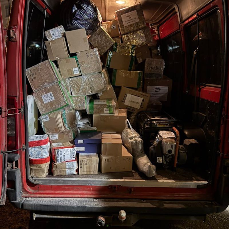 К Новому году из Пионерского отправили на передовую очередную партию посылок с письмами, поздравлениями и подарками