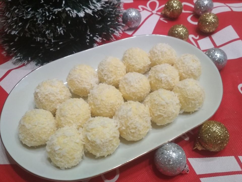 Сырные снежки: потрясающая закуска к новогоднему столу