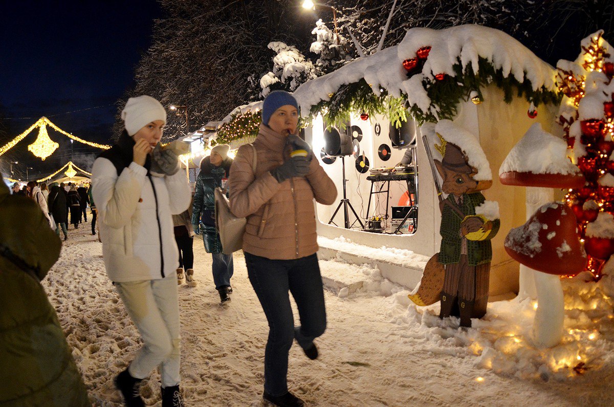 Новогодняя ярмарка у Кафедрального собора 2025/26 Новогодняя ярмарка у Кафедрального собора 2025/26