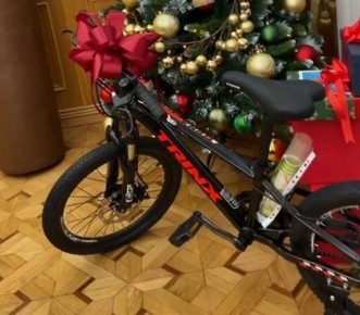 Беспрозванных показал свои подарки на Новый год