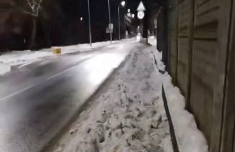 В Калининграде показали самый непролазный тротуар