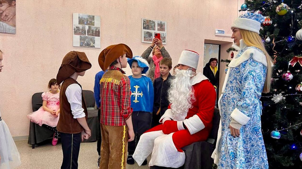 Юные жители Гусевского района получили подарки от Полицейского Деда Мороза Юные жители Гусевского района получили подарки от Полицейского Деда Мороза