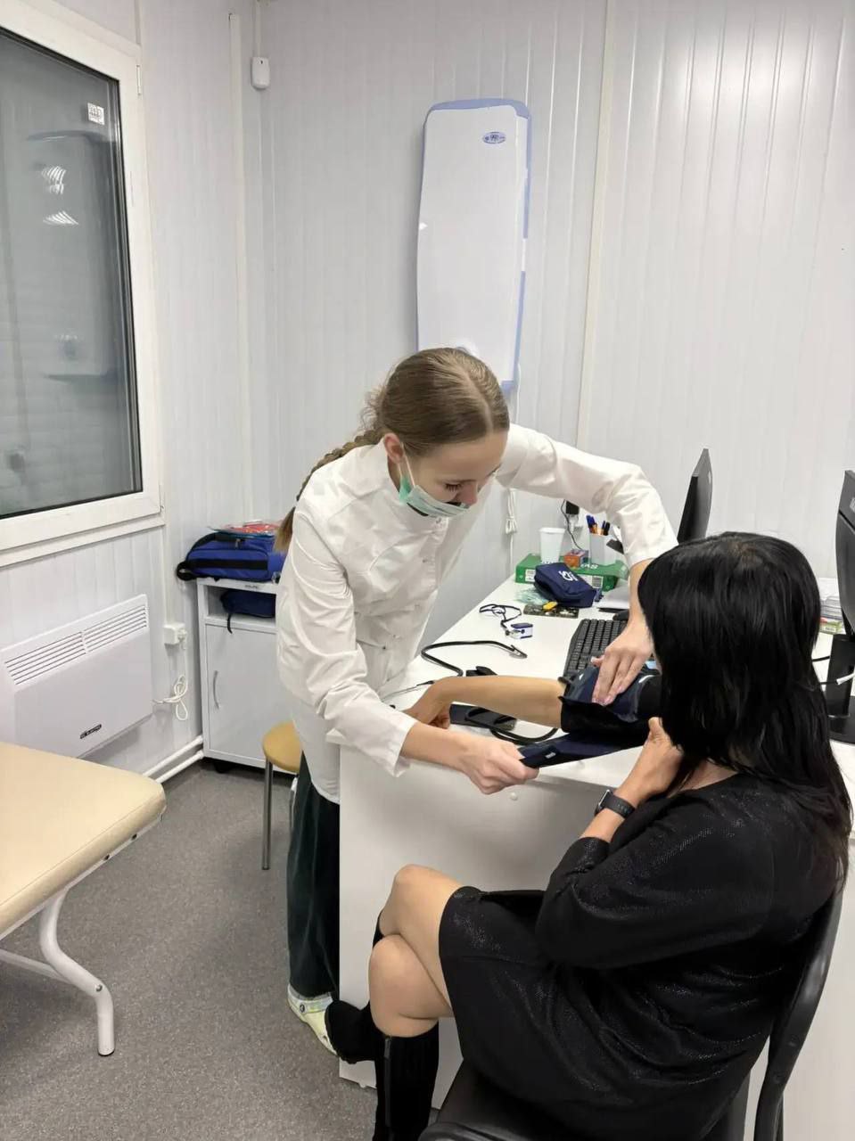 В посёлке Лазовское Гурьевского округа состоялось торжественное открытие нового модульного фельдшерскоакушерского пункта В посёлке Лазовское Гурьевского округа состоялось торжественное открытие нового модульного фельдшерскоакушерского пункта