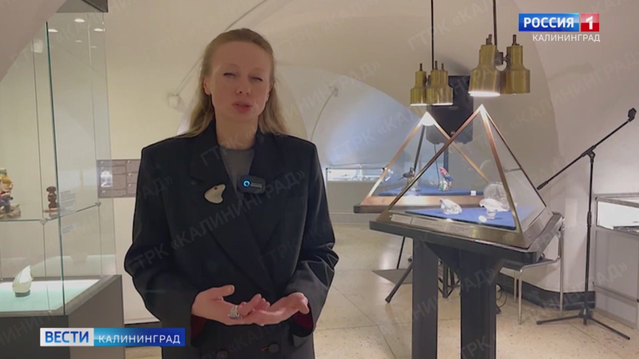 В Музее Янтаря открылась выставка камнерезного и ювелирного искусства «Здравствуй, Урал!»