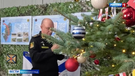 Командующий Балтийским флотом адмирал Сергей Липилин исполнил мечту одиннадцатилетнего Савелия из Балтийска в рамках акции «Ёлка желаний»