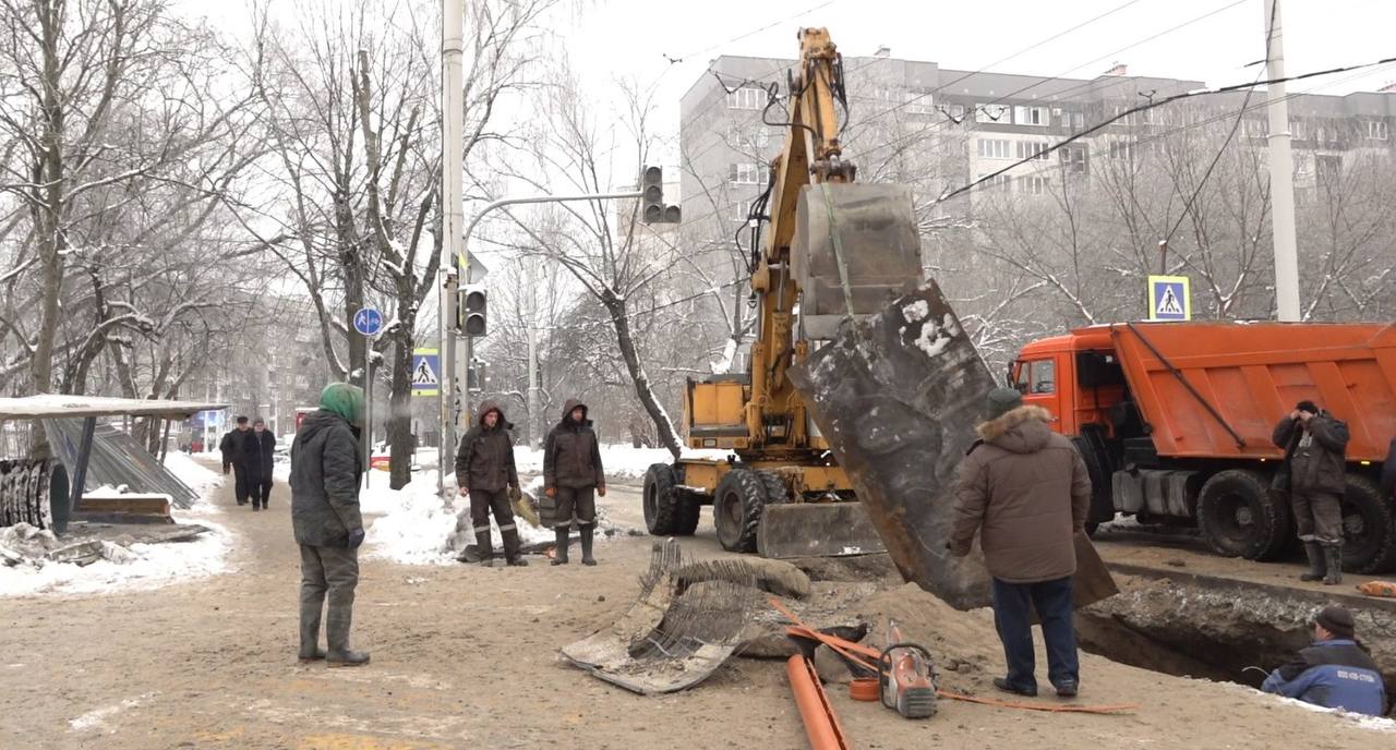 «Водоканал» завершил аварийные работы на перекрёстке Судостроительной и Инженерной