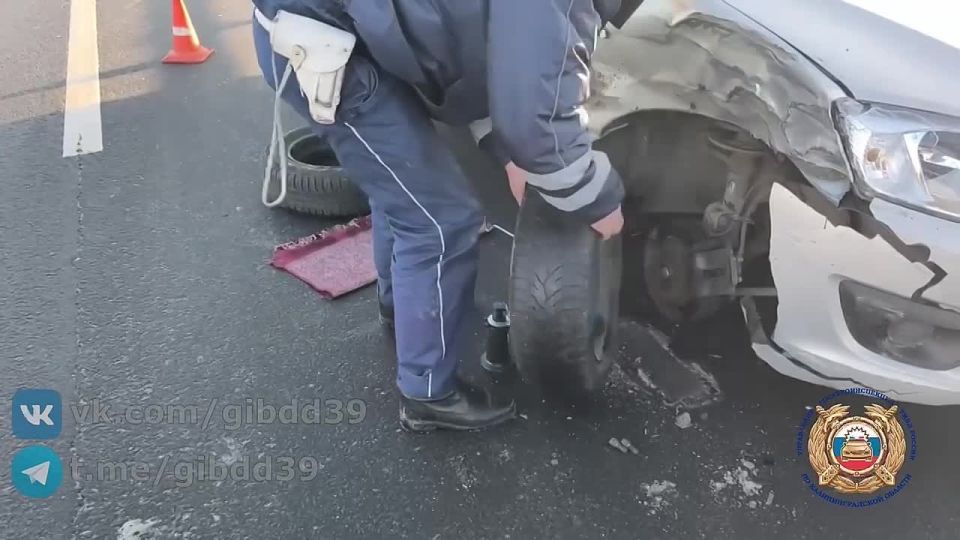 Сотрудники Госавтоинспекции пришли на помощь на федеральной трассе