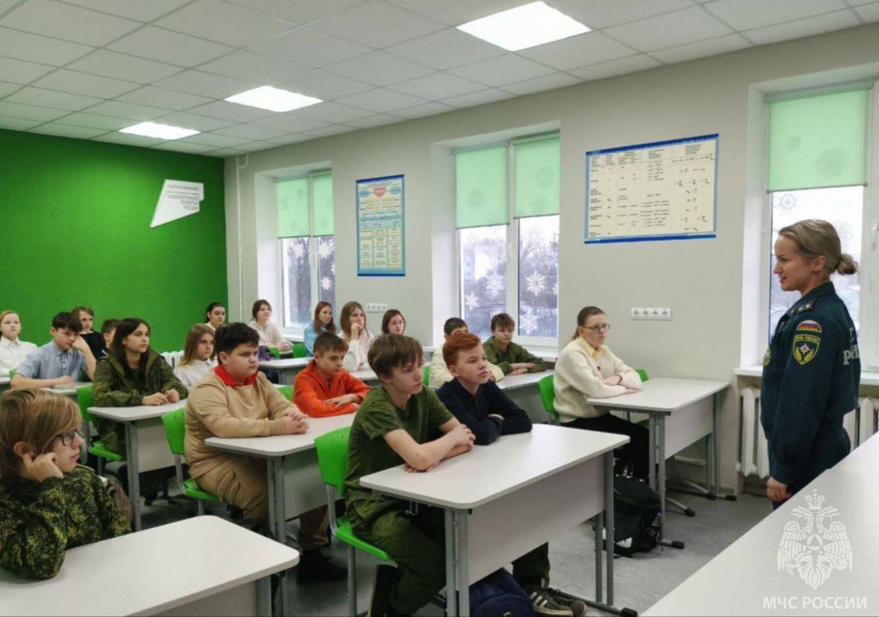 По совету МЧС . Инспекторы пожарного надзора нанесли профилактический визит в среднюю школу №8 Приморска. Такие мероприятия проводятся для того, чтобы сотрудники МЧС России могли ознакомиться с обстановкой в учреждении или... По совету МЧС . Инспекторы пожарного надзора нанесли профилактический визит в среднюю школу №8 Приморска. Такие мероприятия проводятся для того, чтобы сотрудники МЧС России могли ознакомиться с обстановкой в учреждении или...