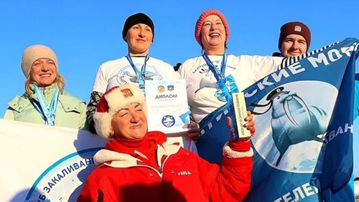 Калининградцы завоевали 18 медалей на международном фестивале зимнего плавания в белорусском Полоцке