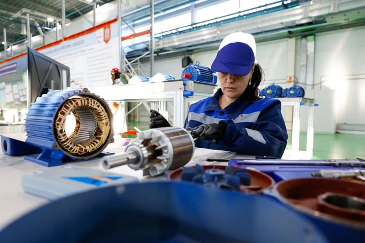 Беспрозванных и Алиханов запустили в Калининграде сразу семь заводов «Автотора» Беспрозванных и Алиханов запустили в Калининграде сразу семь заводов «Автотора»