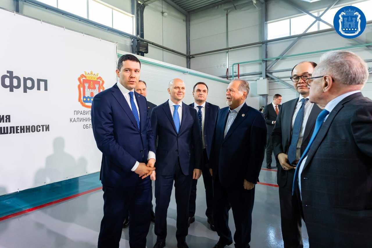 Глава региона Алексей Беспрозванных и министр промышленности и торговли России Антон Алиханов открыли на «Автоторе» промышленный кластер Глава региона Алексей Беспрозванных и министр промышленности и торговли России Антон Алиханов открыли на «Автоторе» промышленный кластер