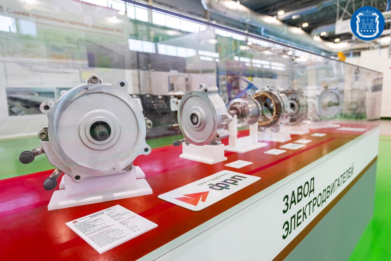 Глава региона Алексей Беспрозванных и министр промышленности и торговли России Антон Алиханов открыли на «Автоторе» промышленный кластер Глава региона Алексей Беспрозванных и министр промышленности и торговли России Антон Алиханов открыли на «Автоторе» промышленный кластер