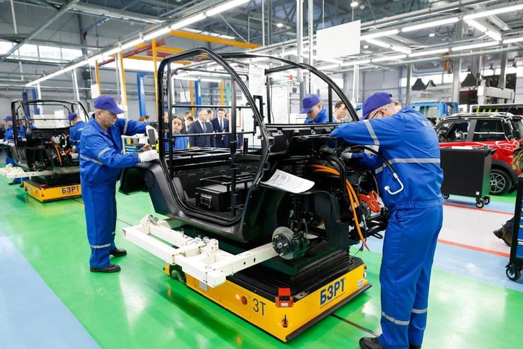 Беспрозванных и Алиханов запустили в Калининграде сразу семь заводов «Автотора» Беспрозванных и Алиханов запустили в Калининграде сразу семь заводов «Автотора»