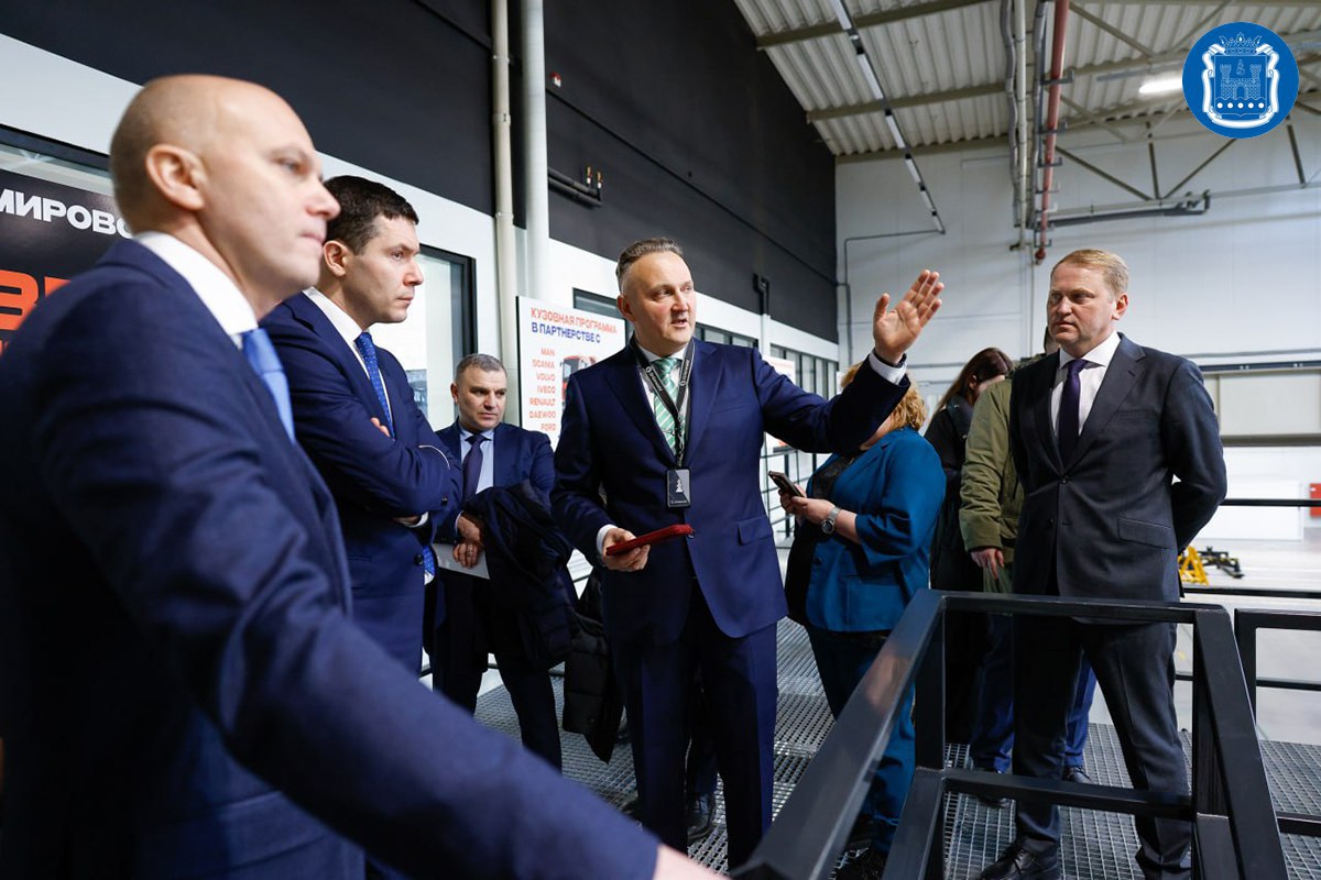 Губернатор Алексей Беспрозванных и министр промышленности и торговли России Антон Алиханов посетили несколько предприятий в Калининграде Губернатор Алексей Беспрозванных и министр промышленности и торговли России Антон Алиханов посетили несколько предприятий в Калининграде