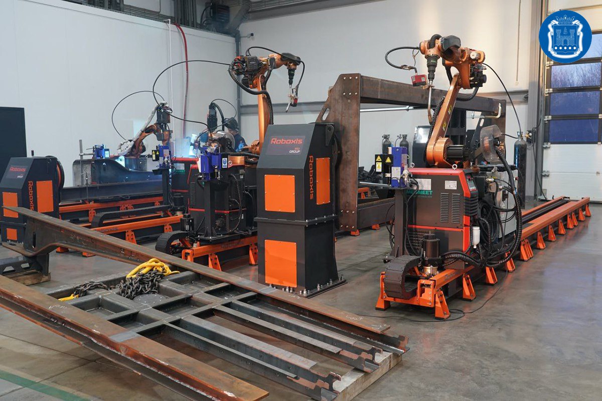 Губернатор Алексей Беспрозванных и министр промышленности и торговли России Антон Алиханов посетили несколько предприятий в Калининграде Губернатор Алексей Беспрозванных и министр промышленности и торговли России Антон Алиханов посетили несколько предприятий в Калининграде