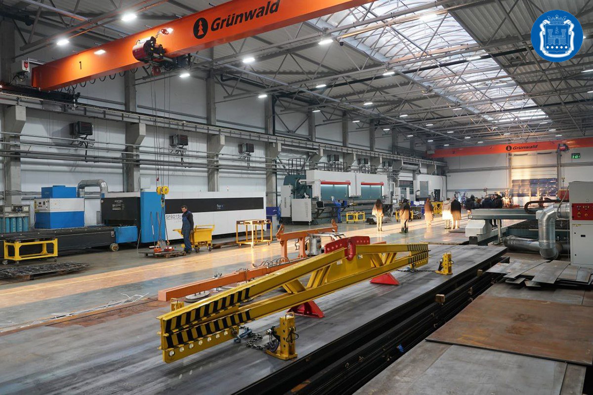 Губернатор Алексей Беспрозванных и министр промышленности и торговли России Антон Алиханов посетили несколько предприятий в Калининграде Губернатор Алексей Беспрозванных и министр промышленности и торговли России Антон Алиханов посетили несколько предприятий в Калининграде