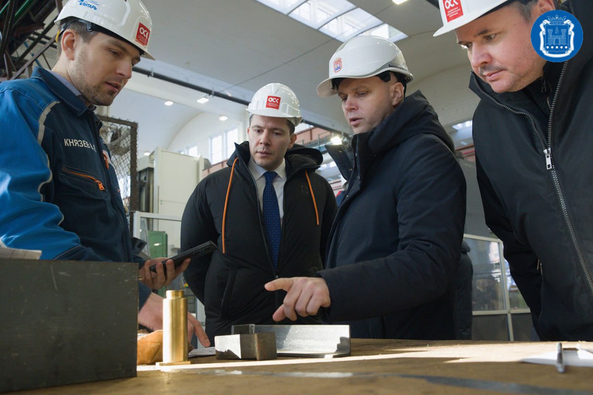 Губернатор Алексей Беспрозванных и министр промышленности и торговли России Антон Алиханов посетили несколько предприятий в Калининграде Губернатор Алексей Беспрозванных и министр промышленности и торговли России Антон Алиханов посетили несколько предприятий в Калининграде