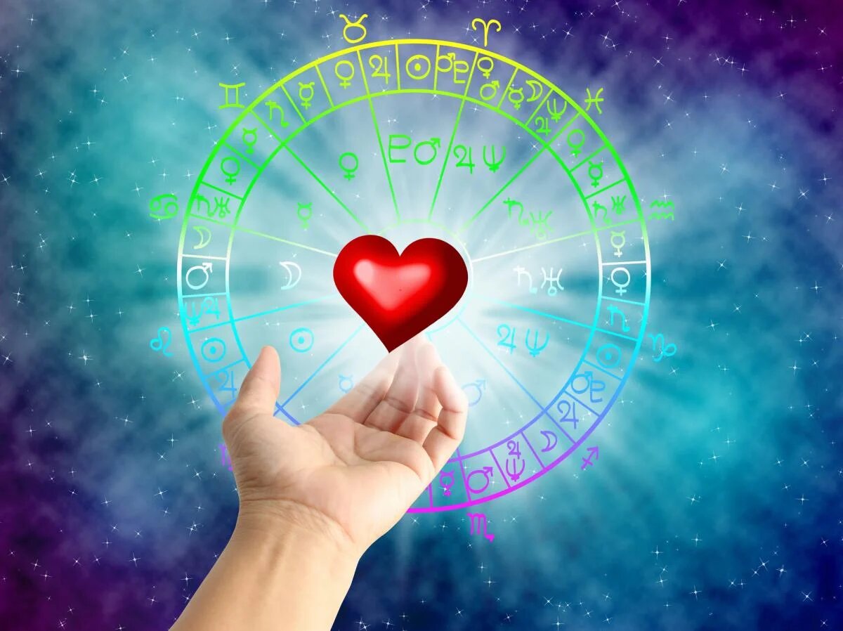 Лето 2025 года подарит любовь четырем знакам Зодиака