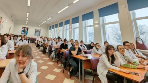 ��������-������ �������� �������������: ������������������ ������� � �������� ������� ��������������� �������