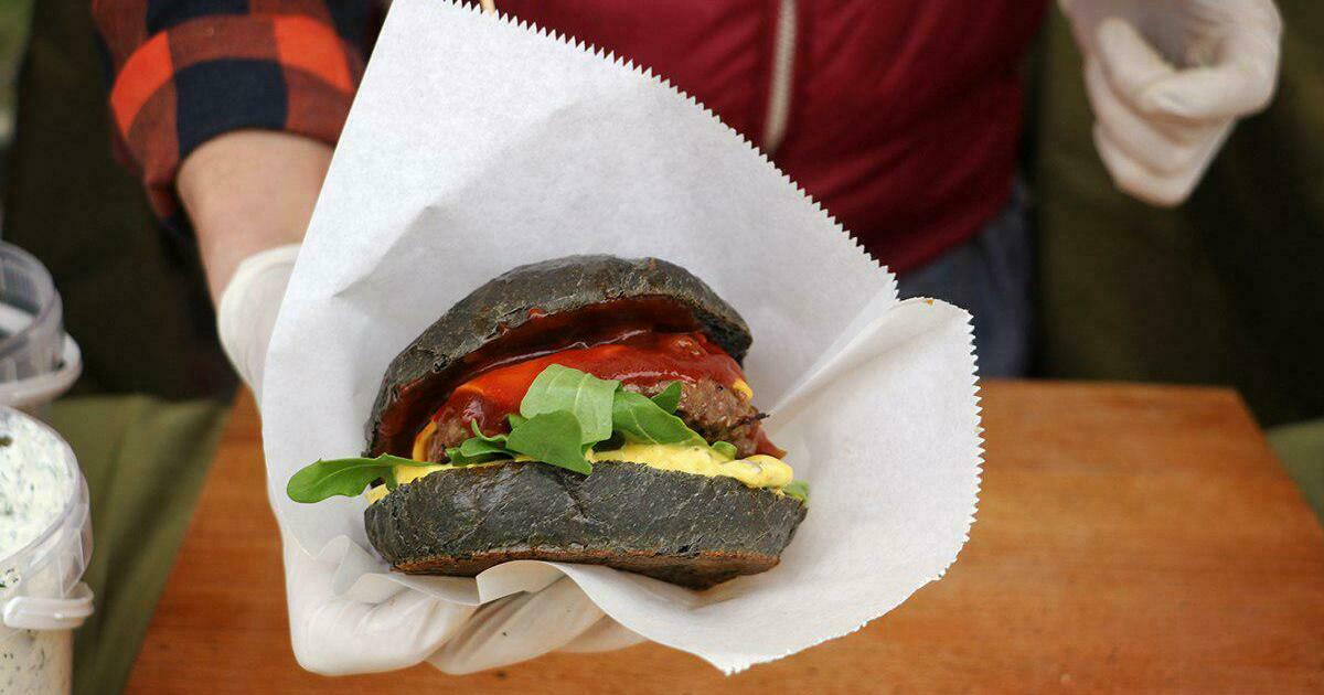 Врач объяснил, почему мы «заедаем» стресс и как разорвать этот круг