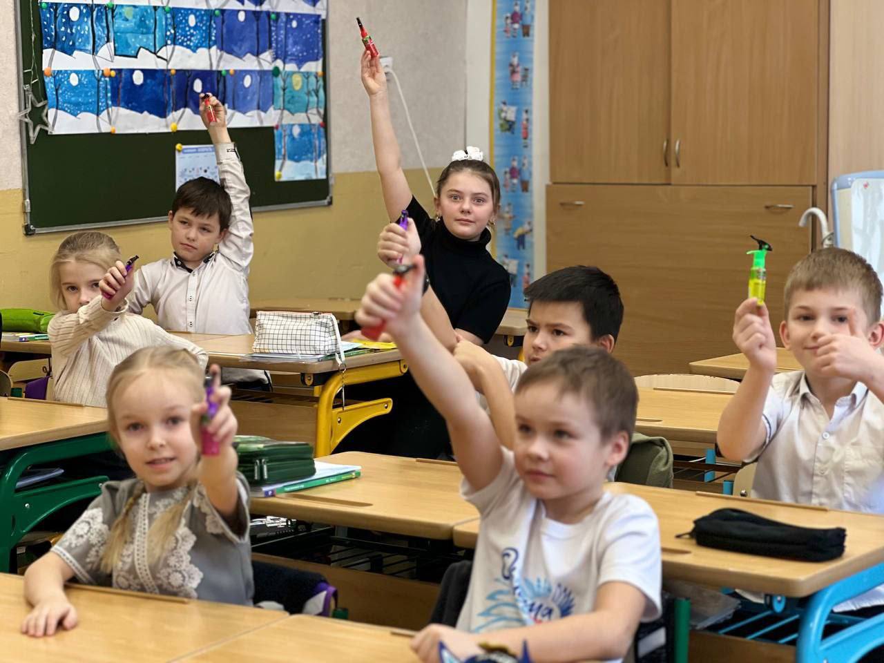 Сотрудники Госавтоинспекции провели урок дорожной безопасности для школьников поселка Взморье Сотрудники Госавтоинспекции провели урок дорожной безопасности для школьников поселка Взморье