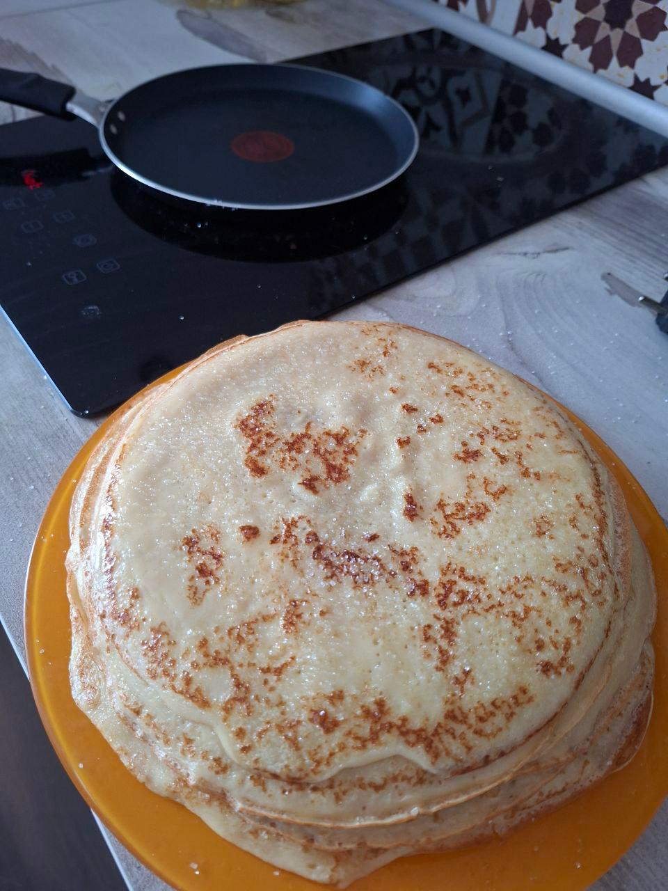 Завершаем наш блинный марафон вкусной подборкой от наших читателей: здесь и яркие цветные блины, и изящные ажурные, и аппетитные закуски, а ещё в кадр случайно попал голодный пес Завершаем наш блинный марафон вкусной подборкой от наших читателей: здесь и яркие цветные блины, и изящные ажурные, и аппетитные закуски, а ещё в кадр случайно попал голодный пес