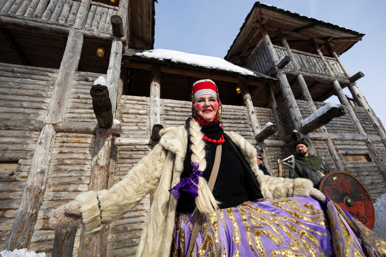 Самую крупную Масленицу области предали огню: как проводили зиму на Каупе под Зеленоградском Самую крупную Масленицу области предали огню: как проводили зиму на Каупе под Зеленоградском