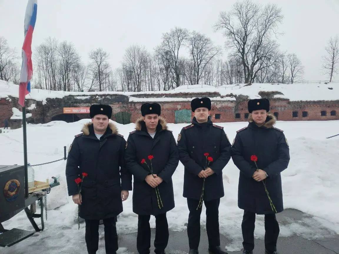 Военные следователи Балтийского флота почтили память участников штурма города-крепости Кёнигсберг Военные следователи Балтийского флота почтили память участников штурма города-крепости Кёнигсберг