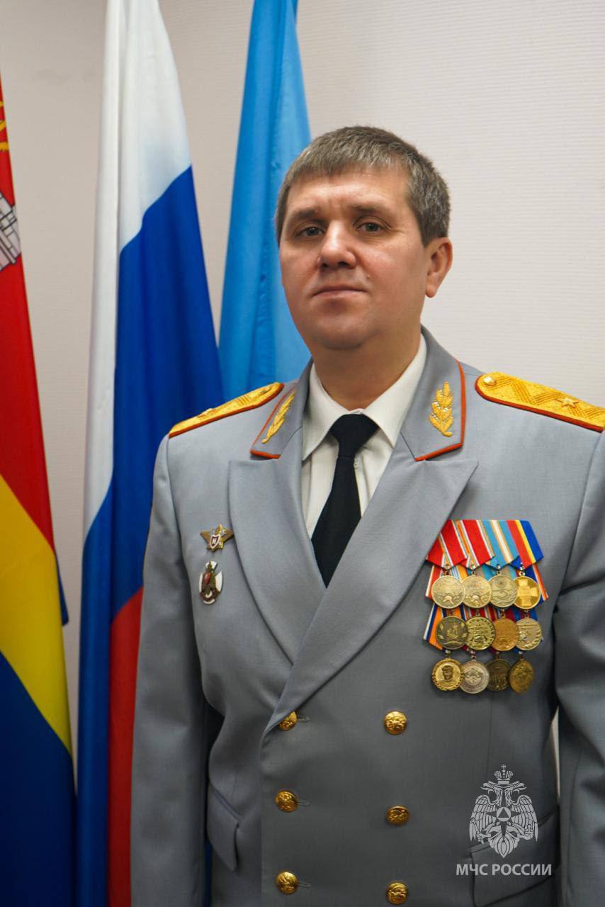 Поздравление начальника Главного управления МЧС России по Калининградской области Романа Емельянова с Днём защитника Отечества