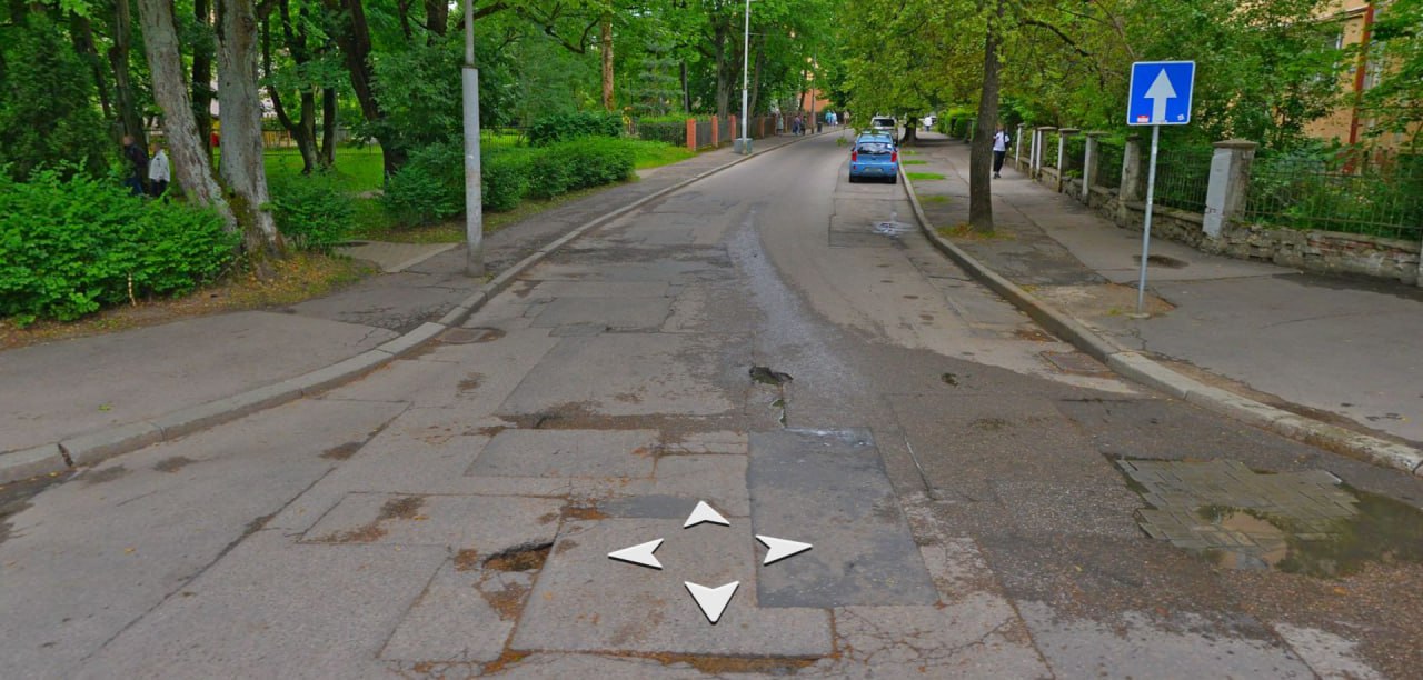 Ямочного ремонта на Чайковского (от Зоологической до Брамса)в этом году больше не будет, там полностью заменим дорожное покрытие на проезжей части