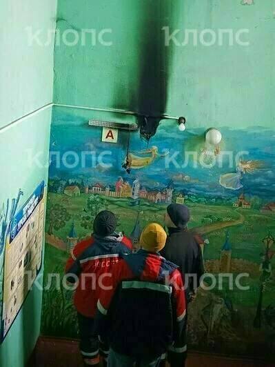 В Доме культуры посёлка Петрово Гурьевского района из-за прохудившейся крыши возникло короткое замыкание, которое вызвало пожар В Доме культуры посёлка Петрово Гурьевского района из-за прохудившейся крыши возникло короткое замыкание, которое вызвало пожар