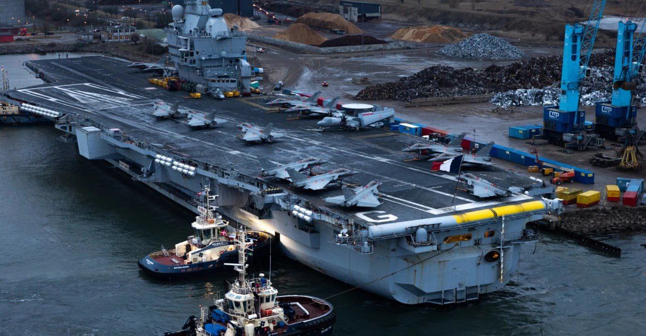 24 февраля в шведский порт Мальмё прибыл флагман французского флота атомный авианосец R91 Charles de Gaulle 24 февраля в шведский порт Мальмё прибыл флагман французского флота атомный авианосец R91 Charles de Gaulle