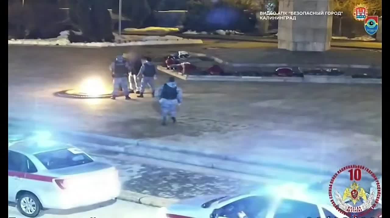 Сушил ботинки на Вечном огне: в Калининграде задержан 48-летний мужчина