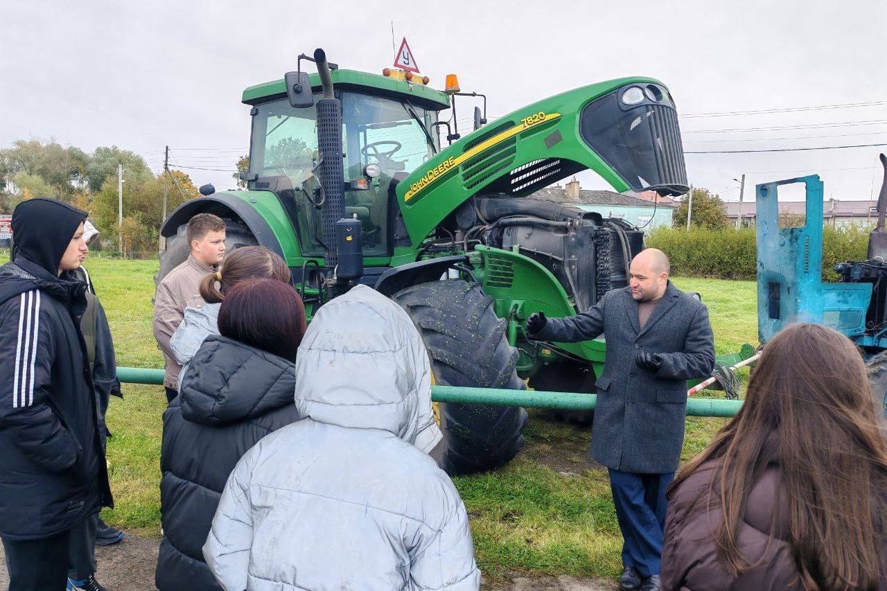 Алексей Беспрозванных: Первого сентября откроем три новых кластера «Профессионалитета» Алексей Беспрозванных: Первого сентября откроем три новых кластера «Профессионалитета»