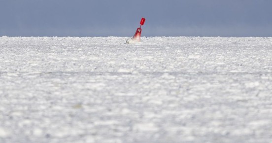 В Кронштадте со льда Финского залива спасли 230 рыбаков-любителей, среди них четверо детей