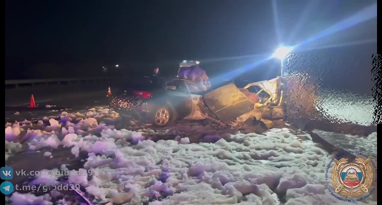 По предварительным данным, водитель, 1991 г.р., управляя автомобилем «БМВ», выехал на полосу встречного движения, где допустил столкновение с двигавшимся во встречном направлении автомобилем «Альфа Ромео», за рулем которого...